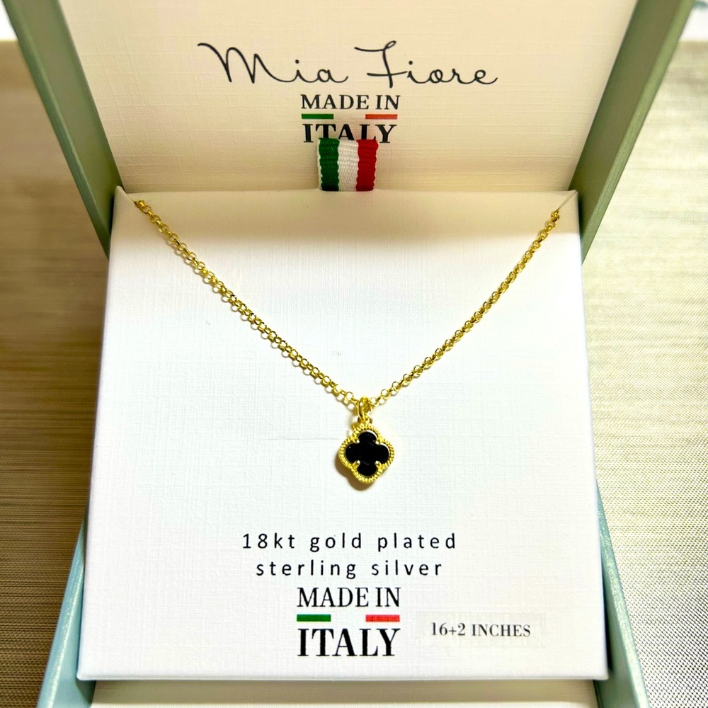 BRAND NEW Mia Fiore gold toned adjustable necklace 🤩 Box included